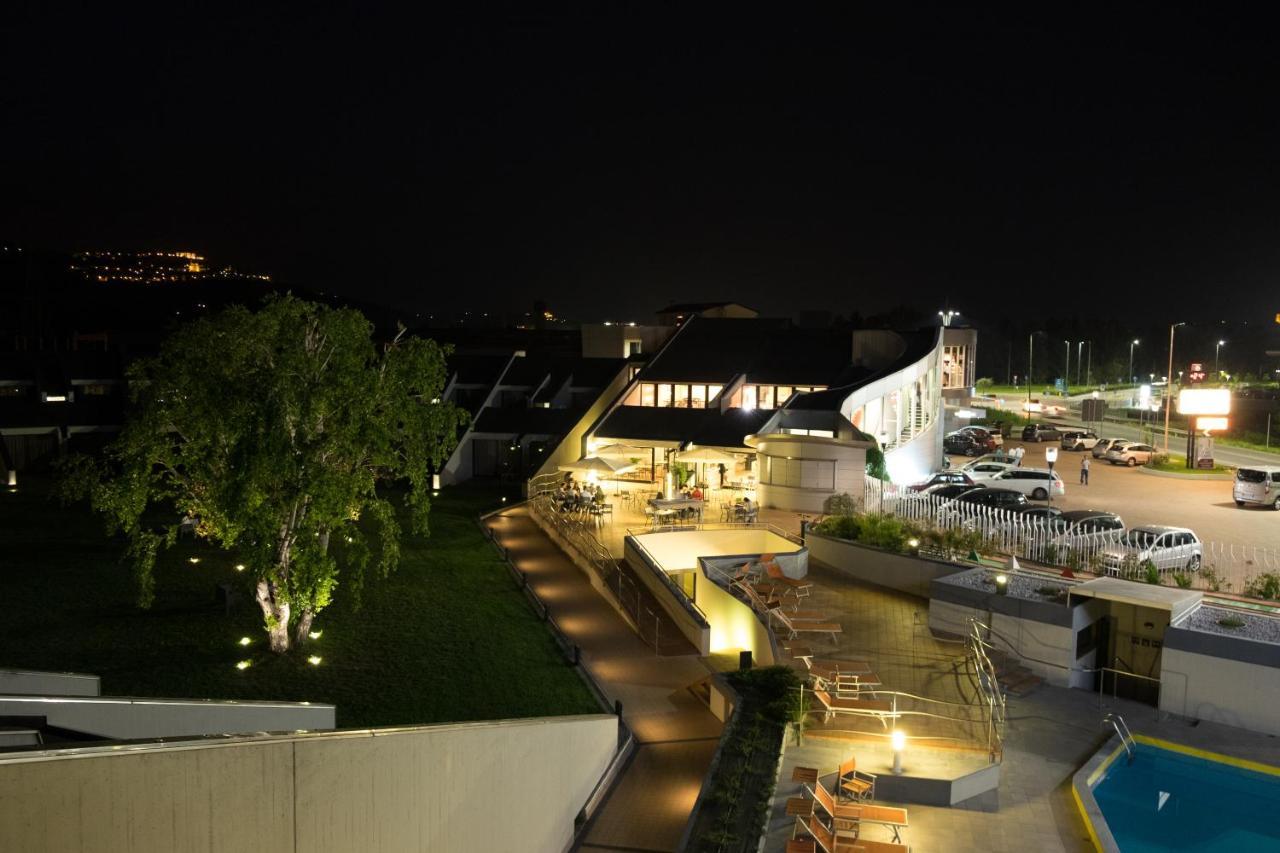 Alba Hotel Luaran gambar