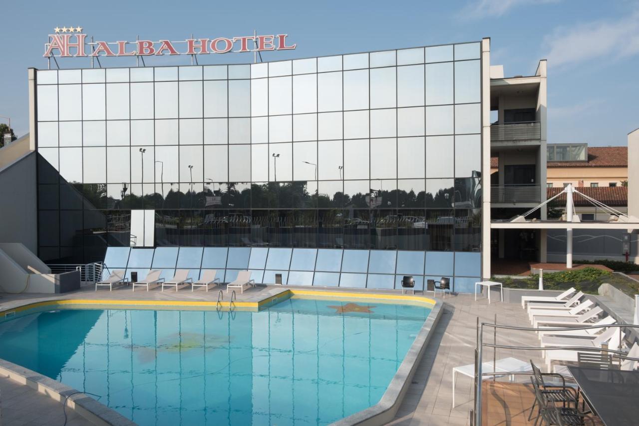 Alba Hotel Luaran gambar