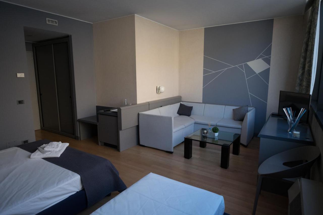 Alba Hotel Luaran gambar