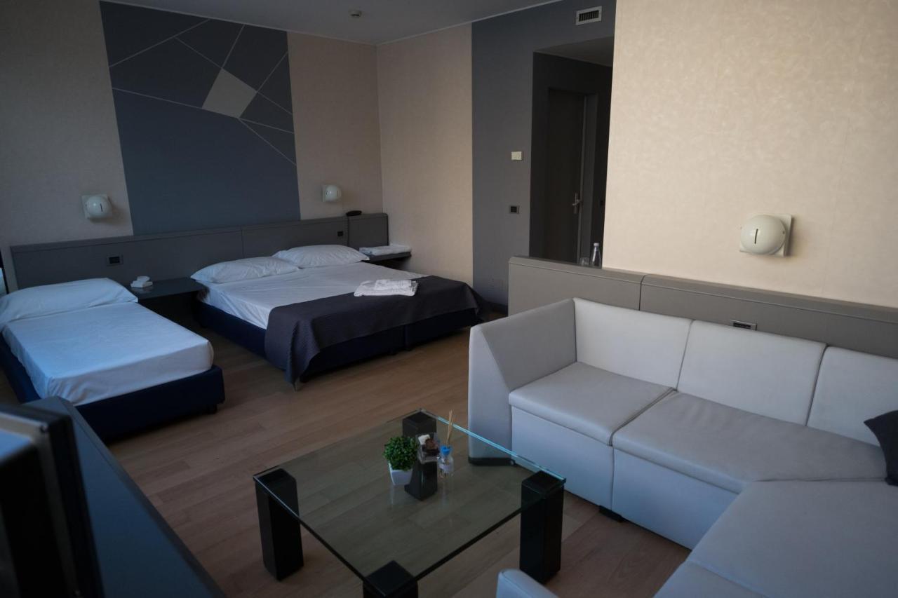 Alba Hotel Luaran gambar