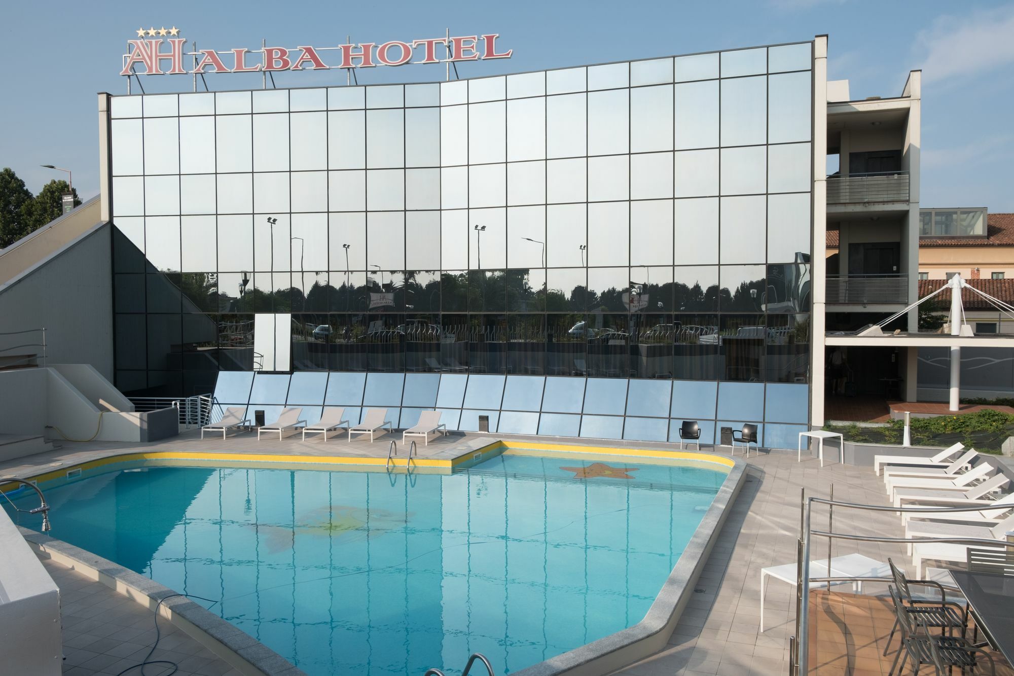 Alba Hotel Luaran gambar